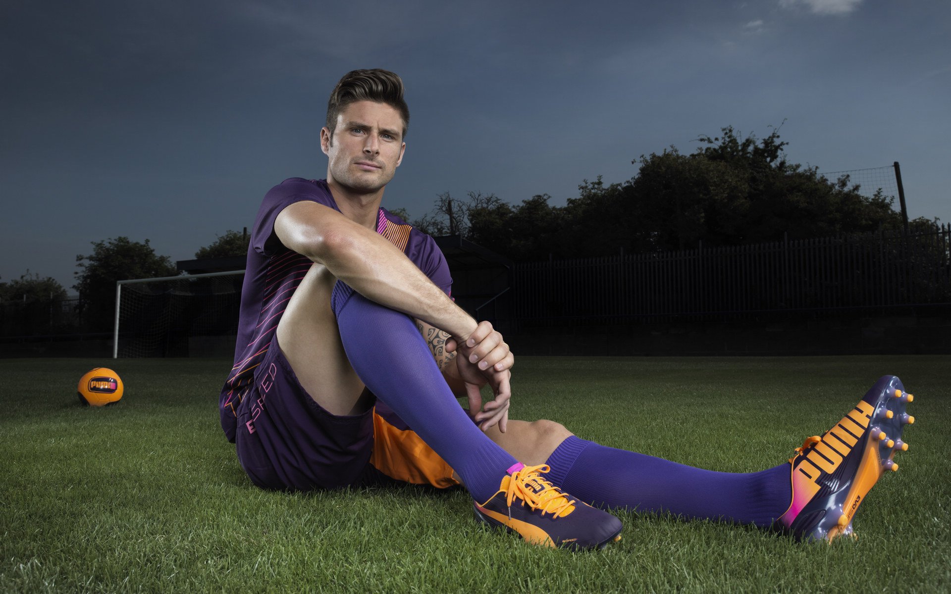 苏炳添开跑瞬间优势明显全场沸腾，苏炳添i